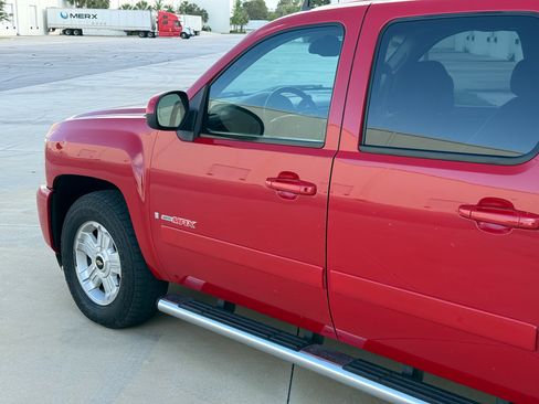 Used 2007 Chevrolet Silverado 1500 LTZ image 28