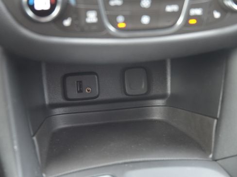 Used 2018 Chevrolet Equinox LT AWD/4WD image 26