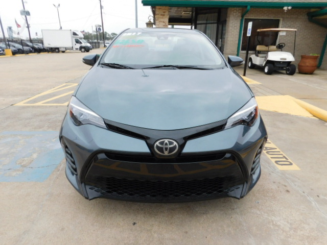 Used 2017 Toyota Corolla SE Sedan FWD image 3