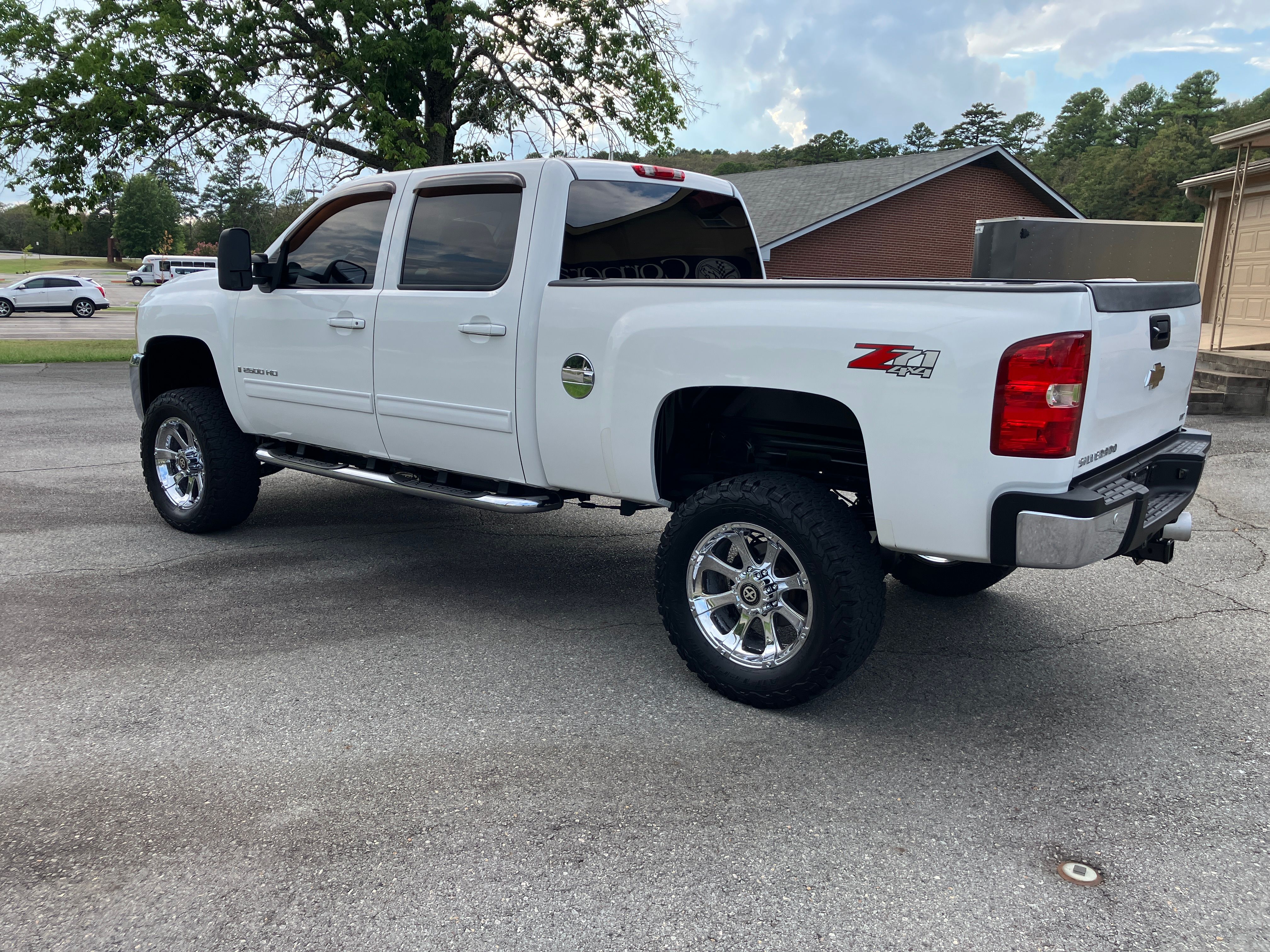 Used 2009 Chevrolet Silverado 2500 4x4 Crew Cab LTZ image 3
