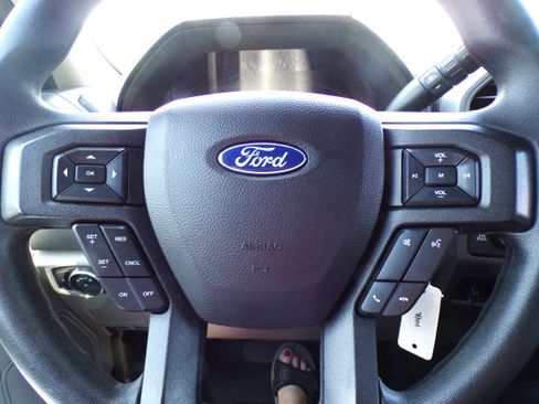 Used 2019 Ford F250 4x4 Crew Cab Super Duty image 9