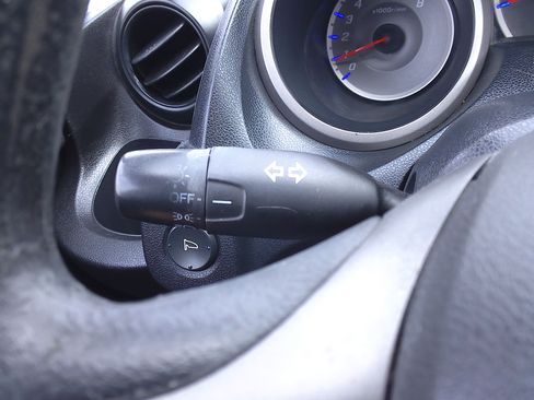 Used 2010 Honda Fit LX image 23