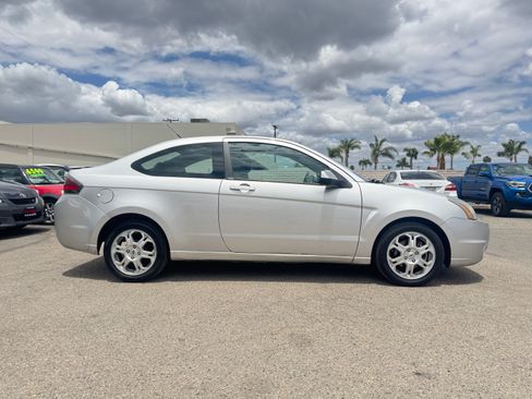 Used 2010 Ford Focus SE Coupe FWD image 10