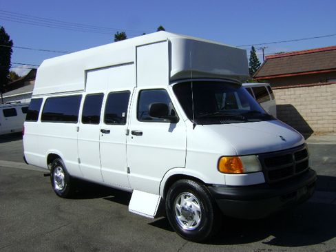 Used 2000 Dodge B3500 image 3