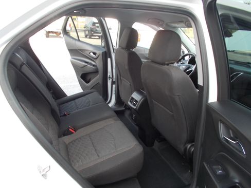 Used 2019 Chevrolet Equinox LT image 19
