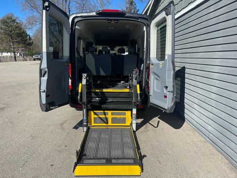 Used 2019 Ford Transit 350 XL image 5