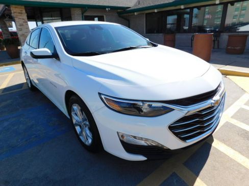 Used 2023 Chevrolet Malibu LT image 1