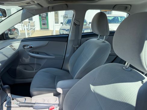 Used 2013 Toyota Corolla LE image 5