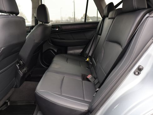 Used 2019 Subaru Outback 3.6R Limited image 11