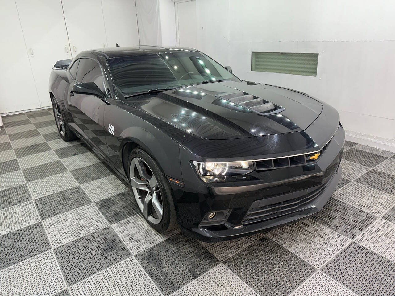 Used 2014 Chevrolet Camaro SS w/ RS Package RWD image 2