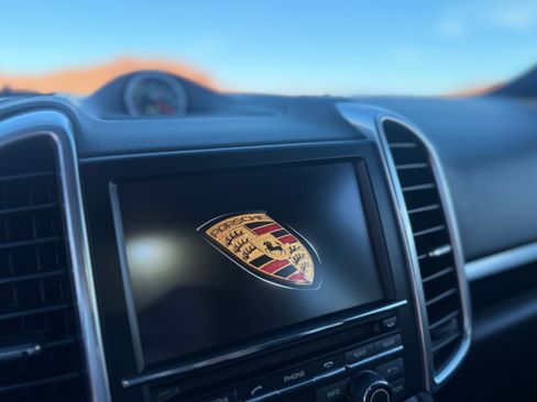 Used 2014 Porsche Cayenne GTS AWD/4WD image 14