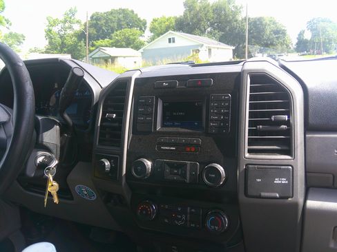 Used 2019 Ford F250 2WD Crew Cab Super Duty image 11