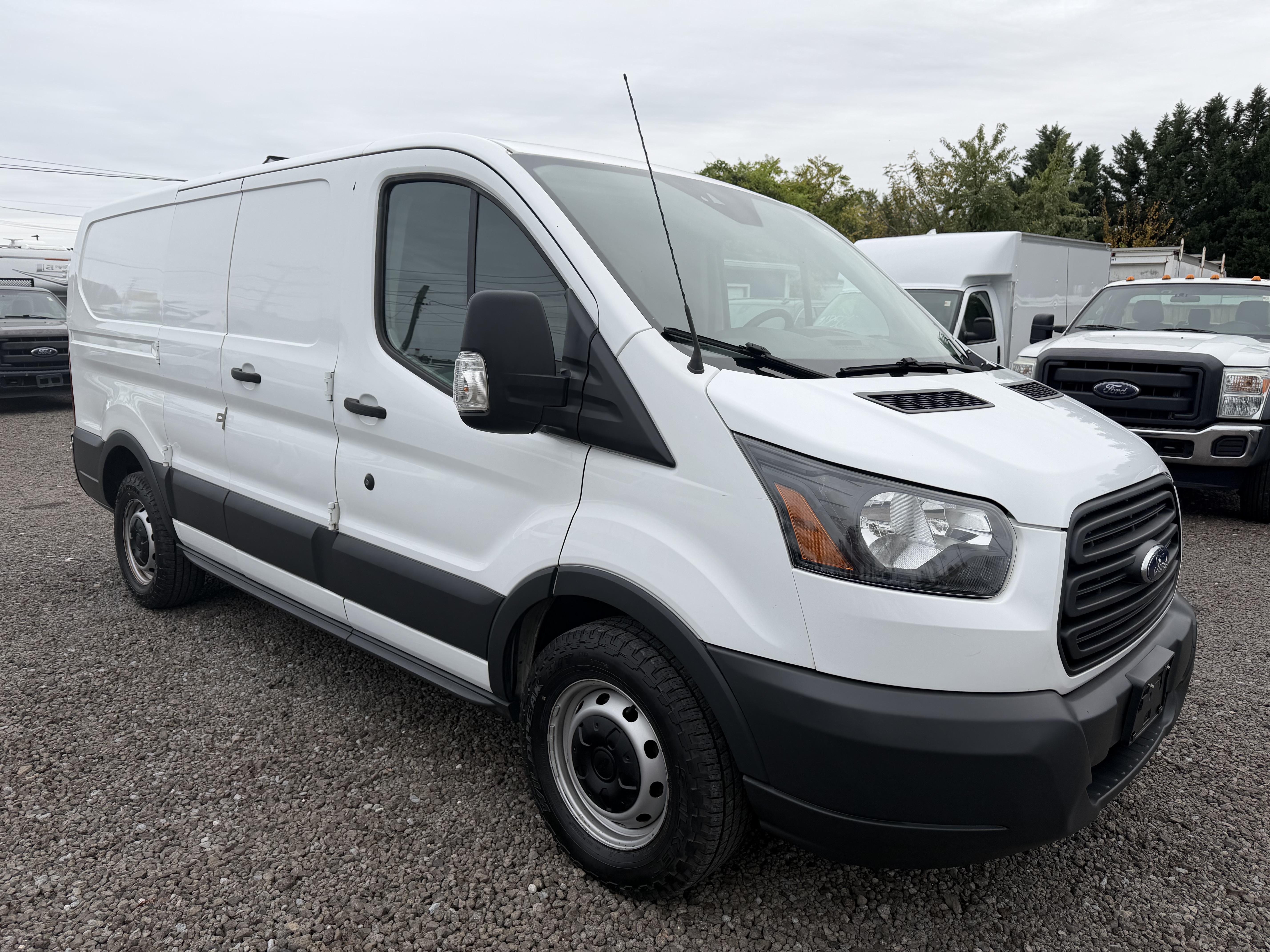Used 2017 Ford Transit 150 130 Low Roof RWD image 6