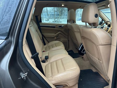 Used 2016 Porsche Cayenne image 37