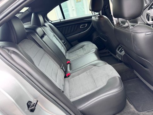 Used 2013 Ford Taurus SHO image 17