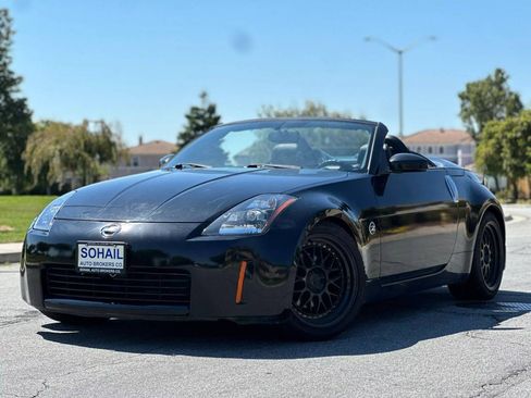 Used 2004 Nissan 350Z Roadster RWD image 1