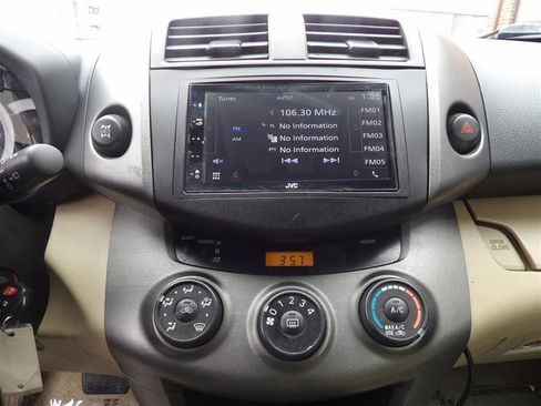 Used 2010 Toyota RAV4 image 19