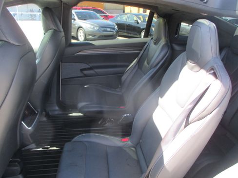 Used 2022 Tesla Model X Plaid image 15