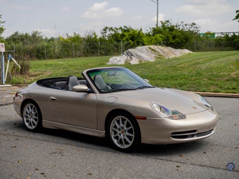 Used 2000 Porsche 911 Carrera Cabriolet RWD image 34