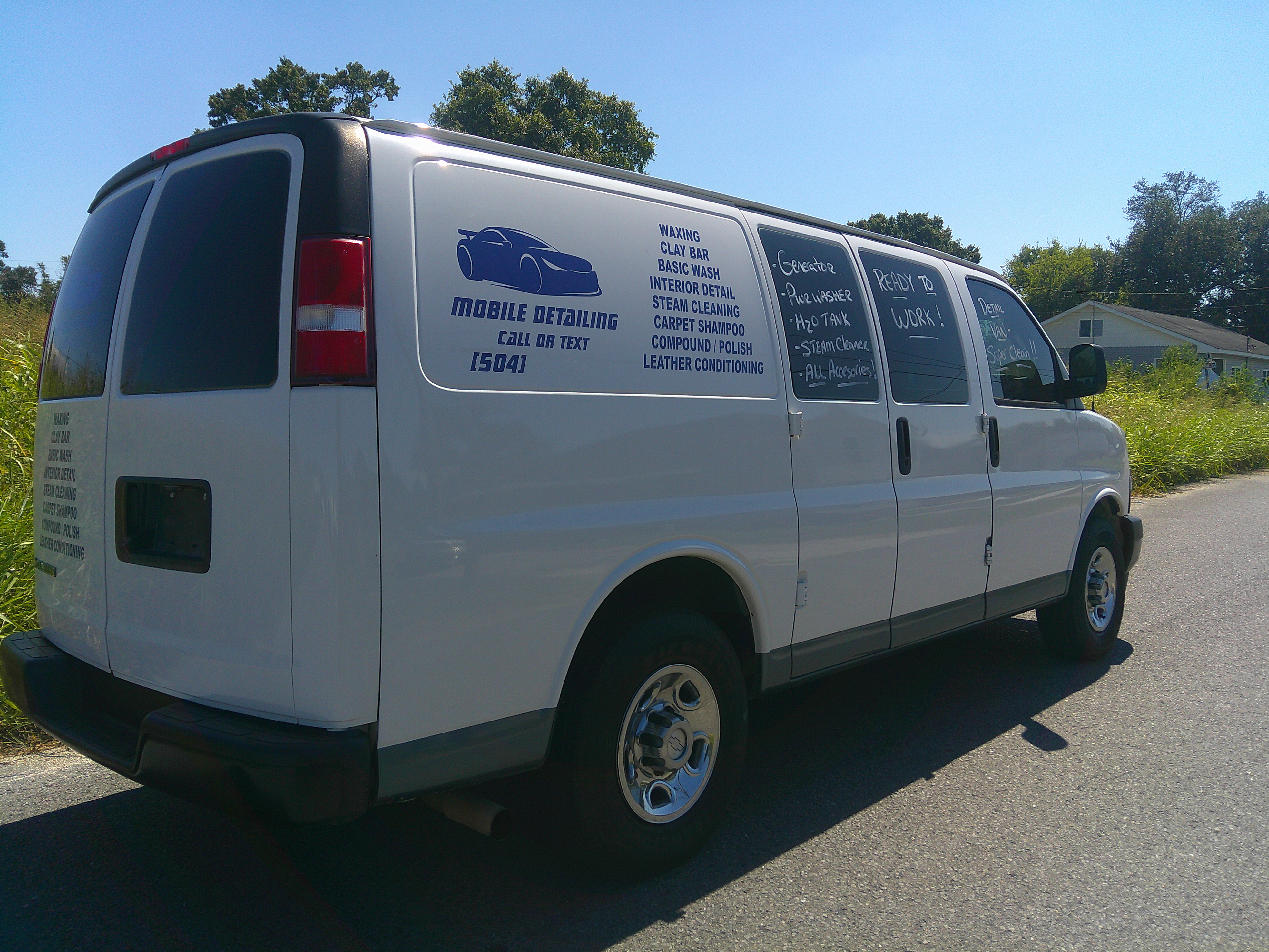Used 2018 Chevrolet Express 2500 Extended RWD image 7