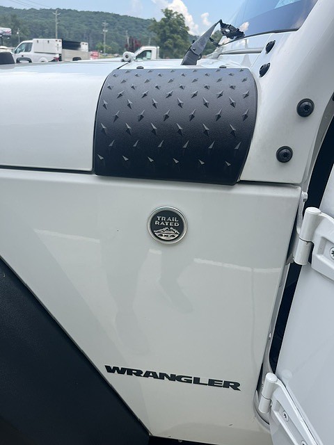 Used 2016 Jeep Wrangler 4WD Sport image 16