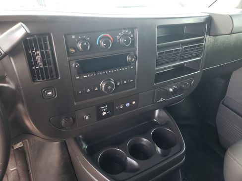 Used 2020 Chevrolet Express 2500 image 17