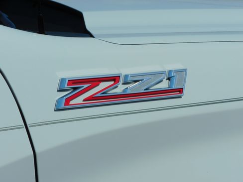 Used 2025 Chevrolet Silverado 1500 LT image 11