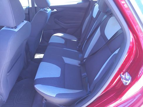 Used 2014 Ford Focus SE Hatchback FWD image 8