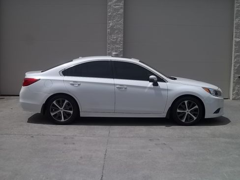 Used 2015 Subaru Legacy 3.6R Limited AWD/4WD image 9