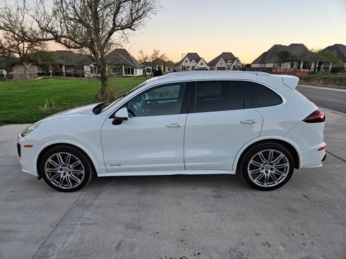 Used 2018 Porsche Cayenne GTS image 26