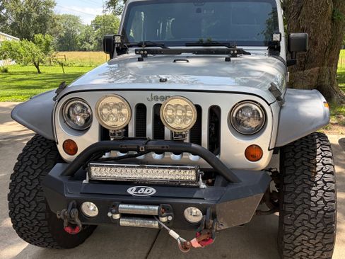 Used 2012 Jeep Wrangler 4WD Unlimited Rubicon image 1