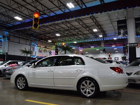 Used 2006 Toyota Avalon XLS image 4