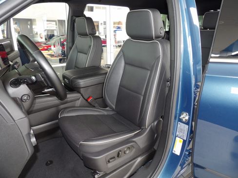 Used 2025 Chevrolet Tahoe 4WD Premier image 19