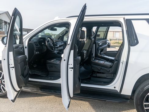 Used 2022 GMC Yukon XL AT4 image 15