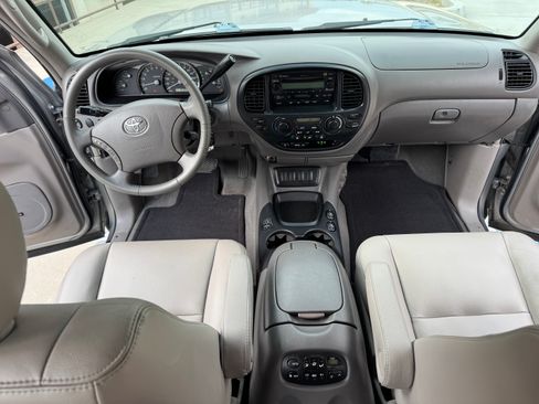 Used 2006 Toyota Sequoia SR5 image 33