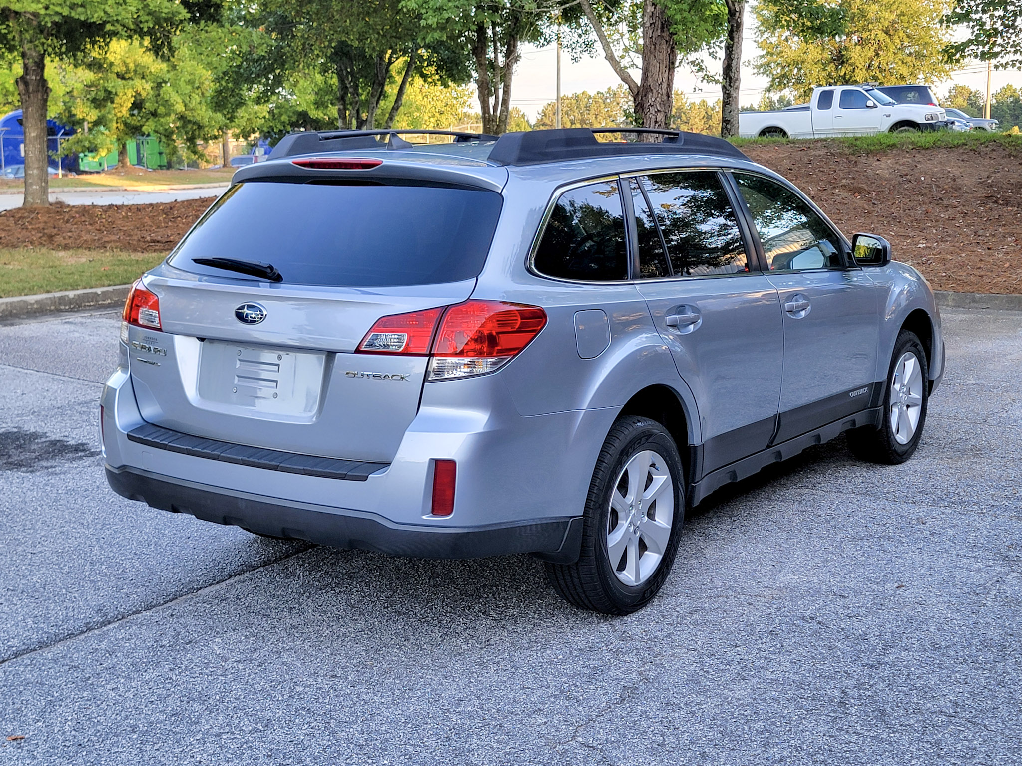 Used 2013 Subaru Outback 2.5i Limited AWD/4WD image 9