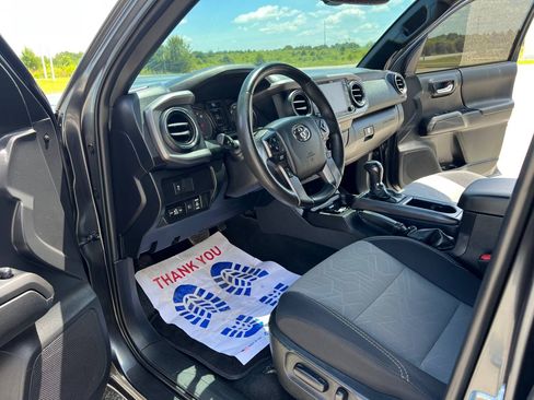 Used 2023 Toyota Tacoma TRD Sport image 13