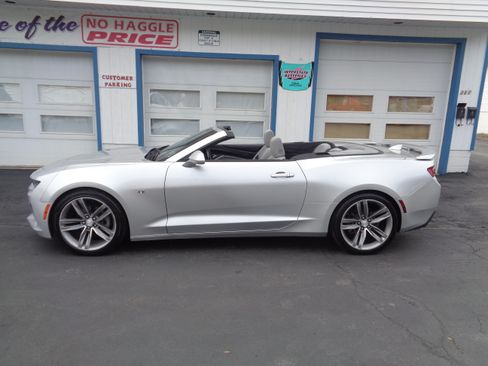 Used 2018 Chevrolet Camaro LT image 13