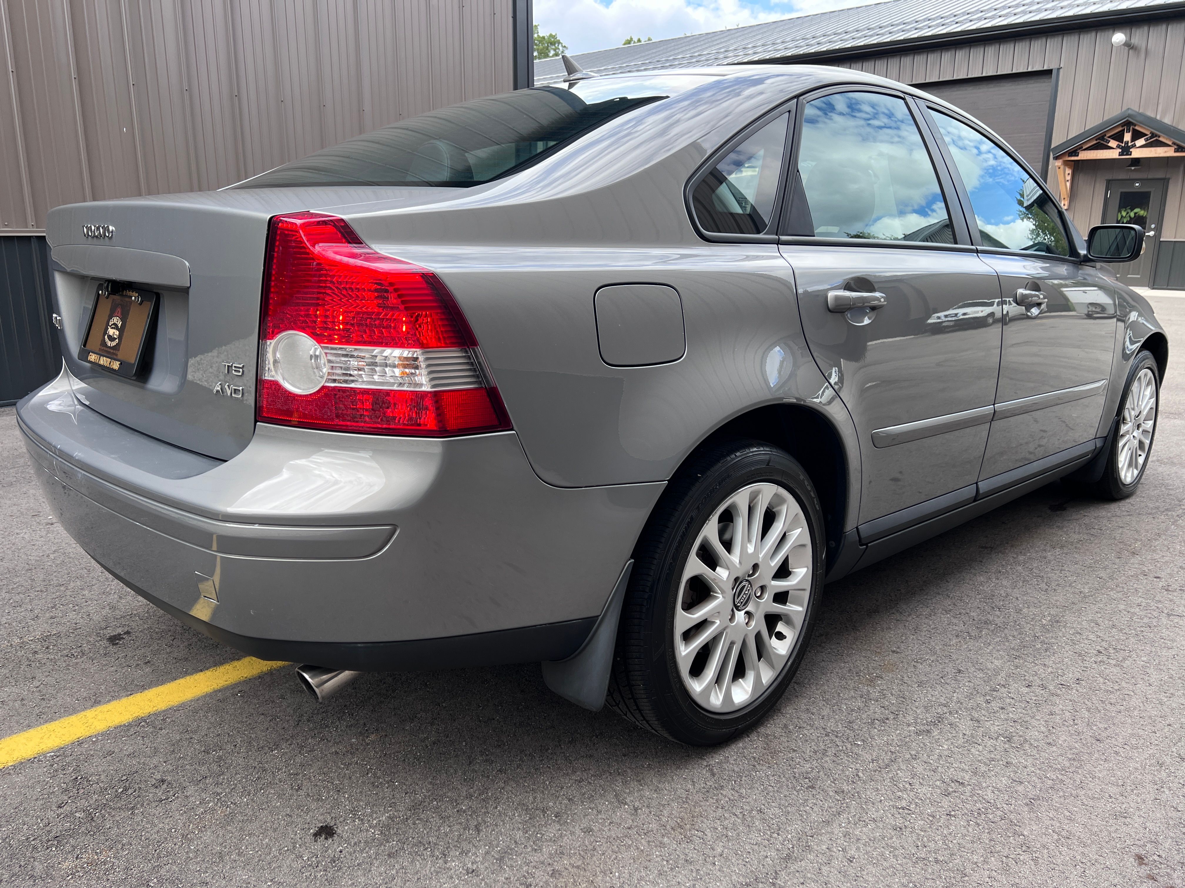 Used 2005 Volvo S40 T5 AWD image 16