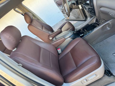 Used 2005 Toyota Sequoia SR5 image 30