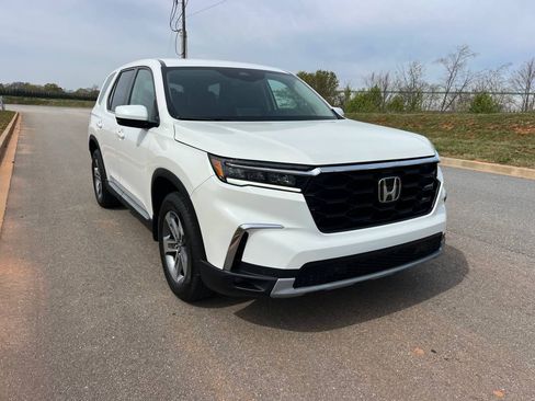 Used 2023 Honda Pilot EX-L image 2