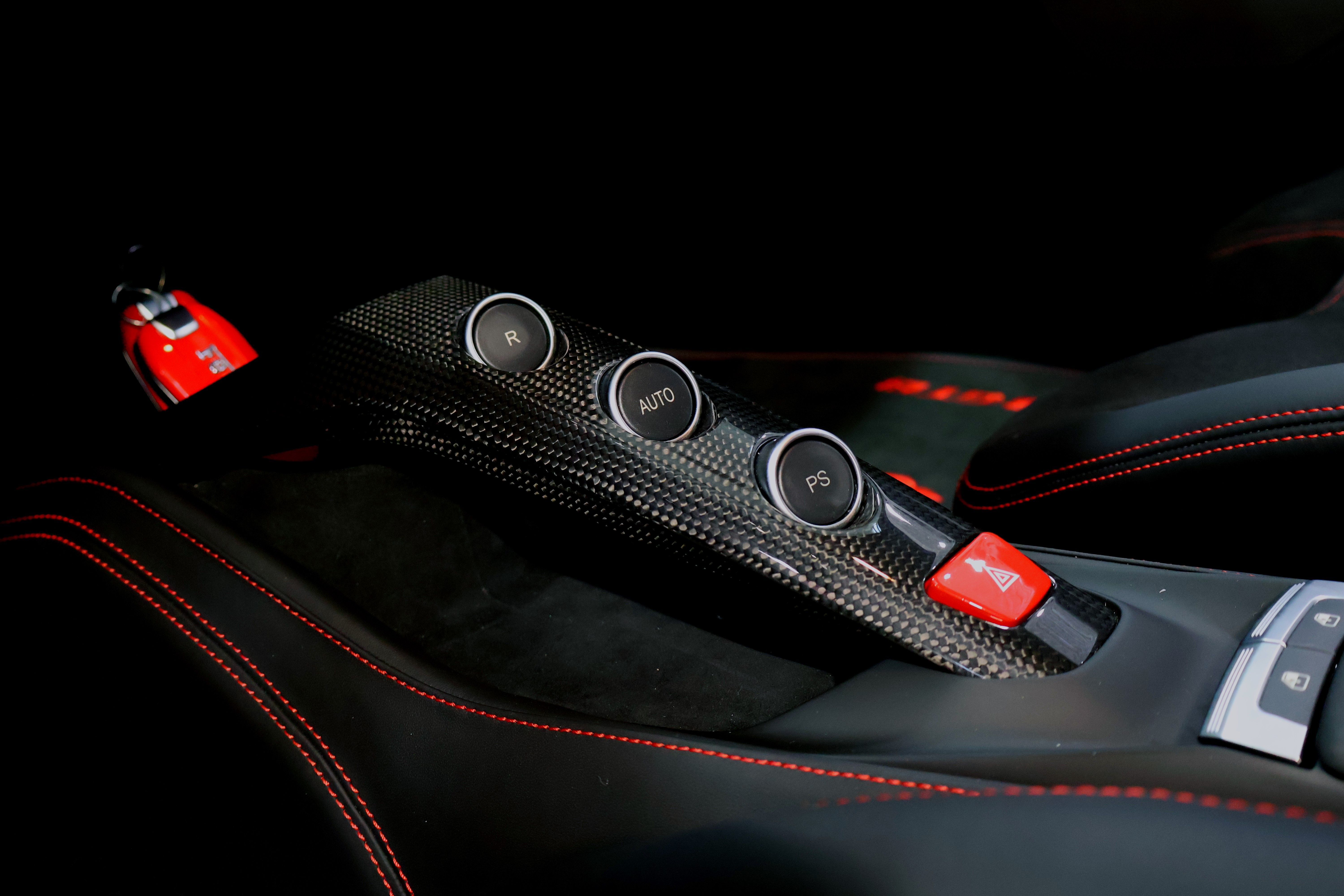 Used 2018 Ferrari 488 GTB RWD image 31