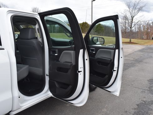 Used 2018 Chevrolet Silverado 1500 4x4 Double Cab image 24