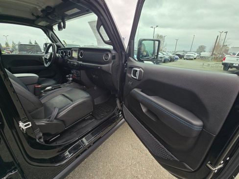Used 2022 Jeep Wrangler Unlimited Rubicon 4xe image 11