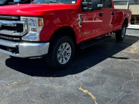 Used 2020 Ford F350 XLT image 2