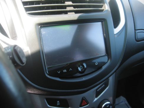 Used 2015 Chevrolet Trax LT image 11