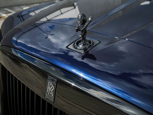 Used 2022 Rolls-Royce Cullinan Black Badge image 25