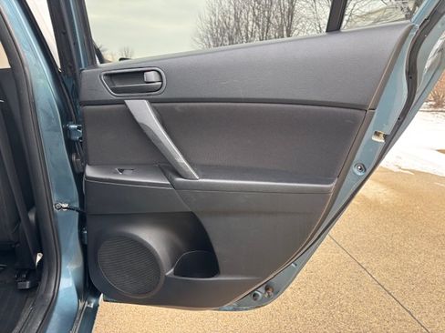 Used 2011 MAZDA MAZDA3 i Sport image 13