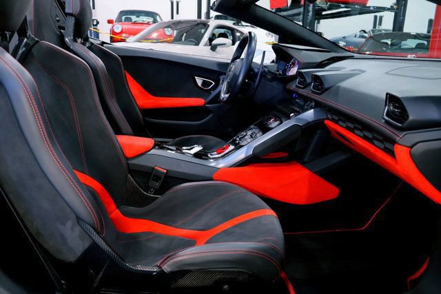 Used 2017 Lamborghini Huracan LP 580-2 RWD image 23