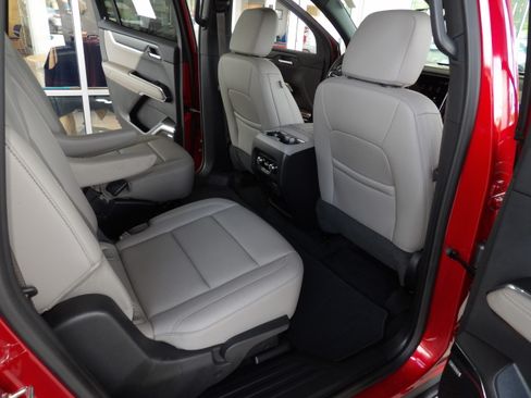 Used 2026 GMC Acadia FWD Elevation image 21